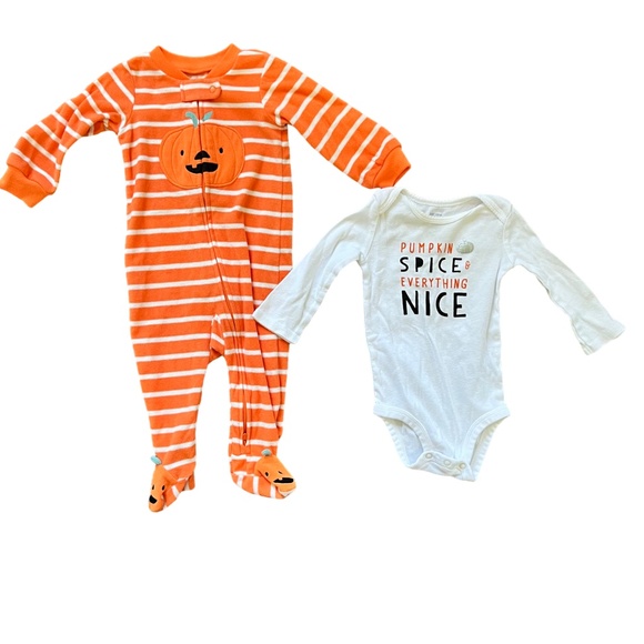 Carter's Halloween Fleece Footed Zipper Pajamas & Pumpkin Spice Onesie, Size 9M - Picture 1 of 10